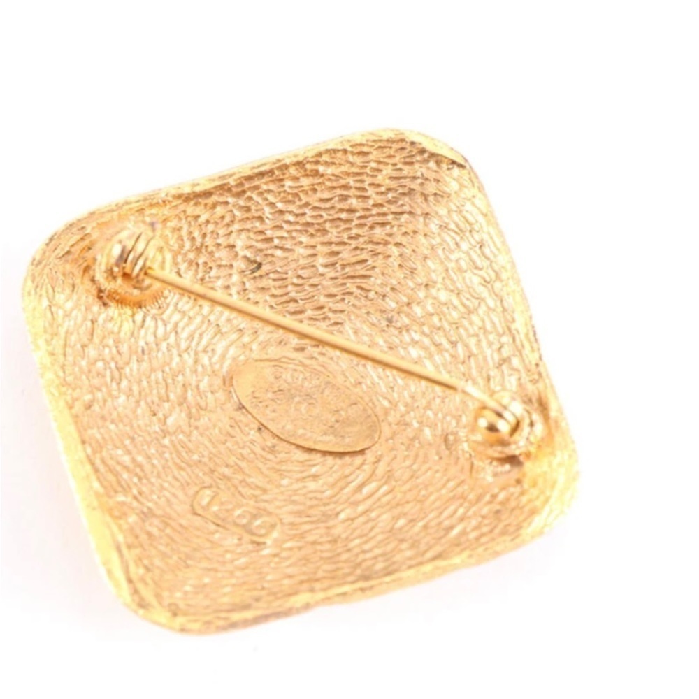 Vintage broochCHANEL® 2 Pictorial 9 MADE IN FRANCE 1266, collection 29. - Picture 2 of 5